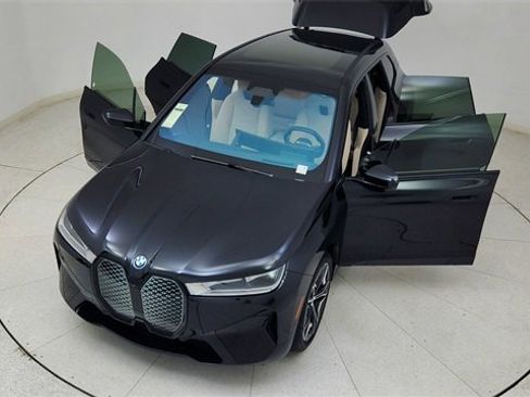Used 2024 BMW iX xDrive50 w/ Premium Package image 82