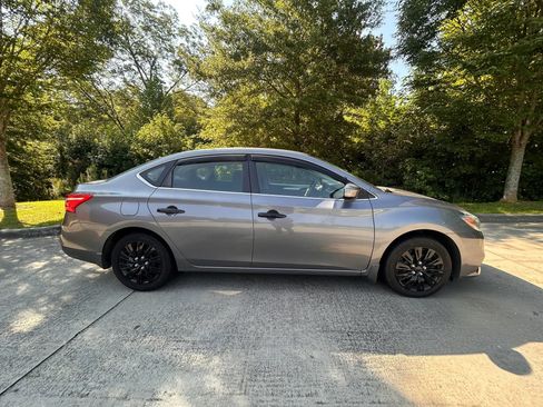 Used 2017 Nissan Sentra S FWD image 10