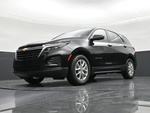 Used 2024 Chevrolet Equinox LS FWD image 19