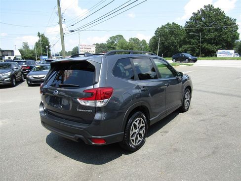 Used 2021 Subaru Forester Premium AWD/4WD image 7