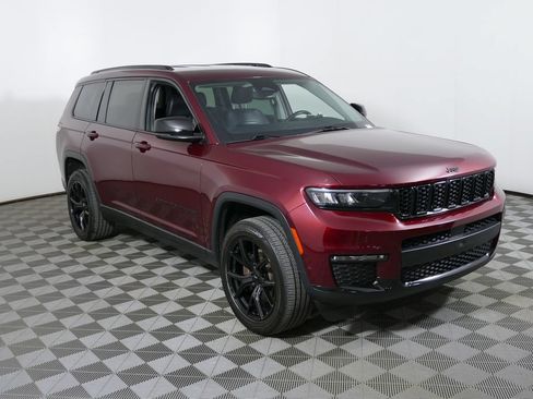 Used 2022 Jeep Grand Cherokee L Limited AWD/4WD image 30