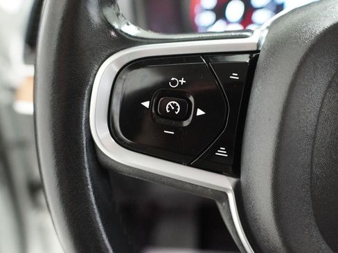 Used 2022 Volvo XC90 T6 Momentum w/ Advanced Package AWD/4WD image 8
