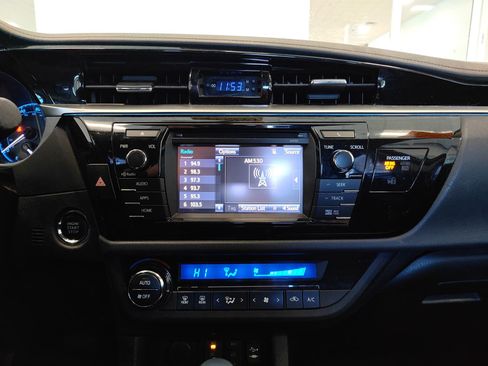 Used 2014 Toyota Corolla S Premium image 15