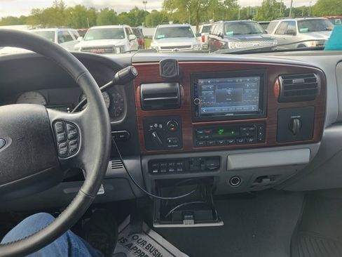 Used 2005 Ford F250 Lariat image 14
