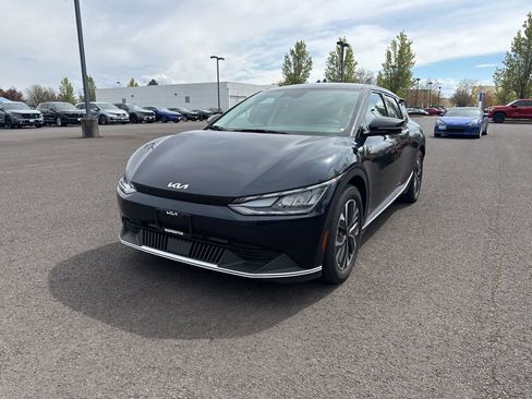 Used 2024 Kia EV6 Light image 3