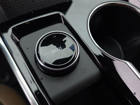 Used 2025 Chevrolet Equinox ACTIV w/ Safety and Technology Package image 23