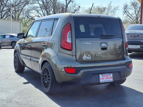Used 2012 Kia Soul + FWD image 3