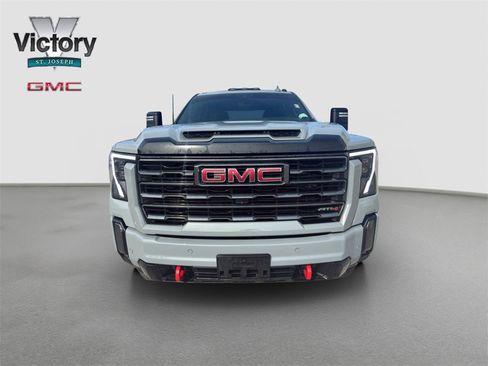 Used 2024 GMC Sierra 2500 AT4 w/ AT4 Premium Plus Package image 2