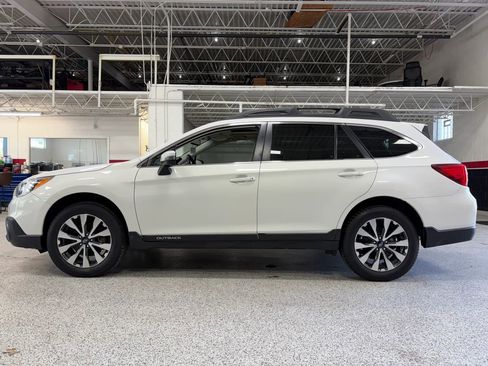 Used 2016 Subaru Outback 2.5i Limited image 9