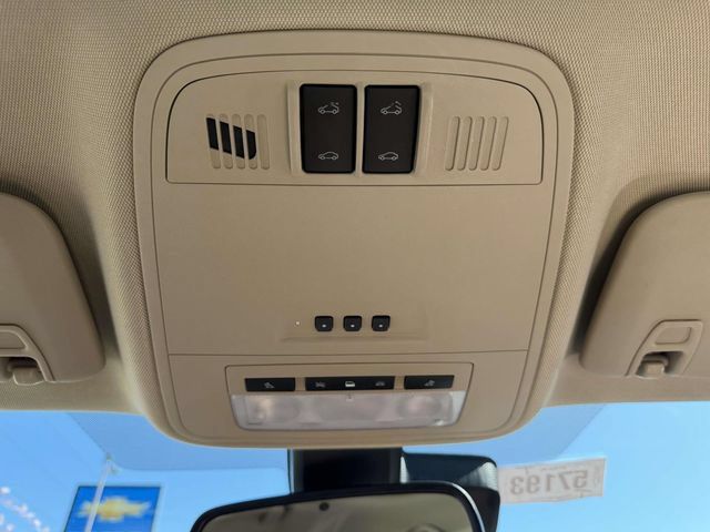 Used 2017 Buick Regal Premium w/ Driver Confidence Package #1 FWD image 32