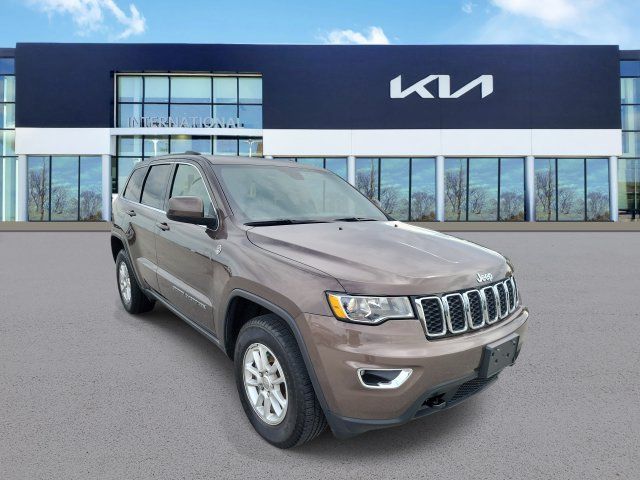 Used 2020 Jeep Grand Cherokee Laredo AWD/4WD image 2