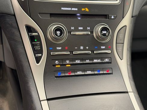 Used 2019 Lincoln Nautilus Reserve FWD image 17