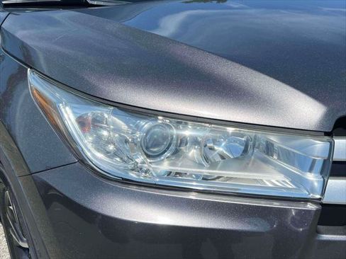 Certified 2019 Toyota Highlander LE AWD/4WD image 10