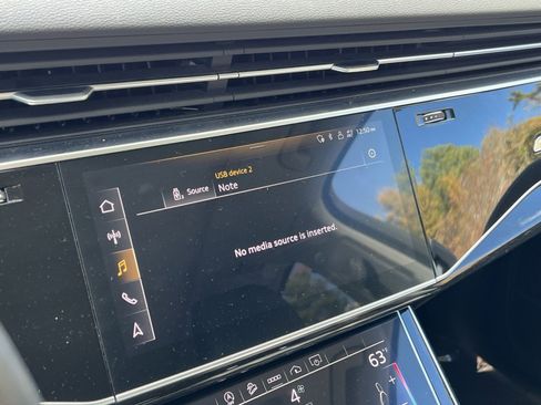 Used 2022 Audi Q7 Premium Plus image 19