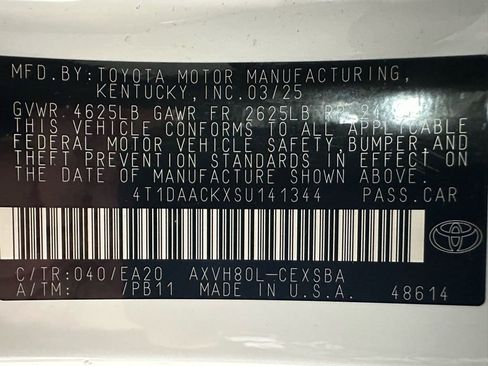 Used 2025 Toyota Camry SE image 11