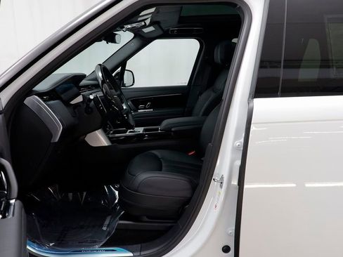 New 2025 Land Rover Range Rover Long Wheelbase Autobiography image 7