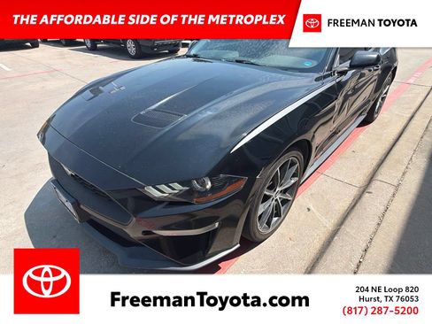 Used 2018 Ford Mustang Coupe w/ Wheel & Stripe Package RWD image 1