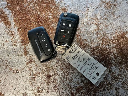 Used 2011 Buick LaCrosse CXL image 33