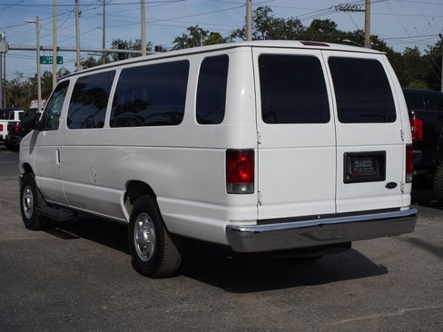 Used 2011 Ford E-350 and Econoline 350 XLT image 8