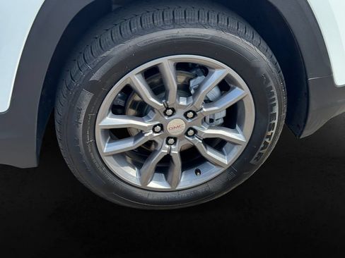 Used 2024 GMC Terrain SLT AWD/4WD image 11