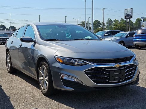 Used 2024 Chevrolet Malibu LT FWD image 2