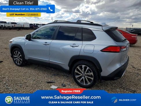 Used 2022 Toyota Corolla Cross XLE w/ Convenience Package image 3