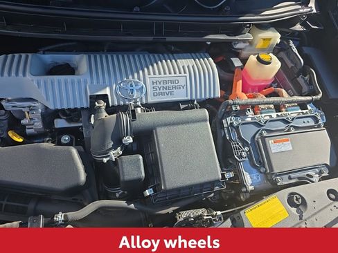 Used 2013 Toyota Prius Four image 15