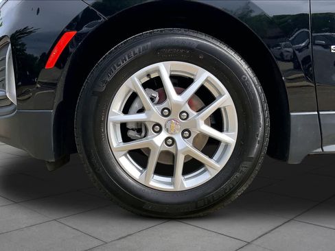 Used 2024 Chevrolet Equinox LT FWD image 11