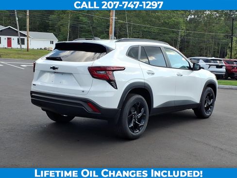 New 2026 Chevrolet Trax LT w/ Driver Confidence Package FWD image 5