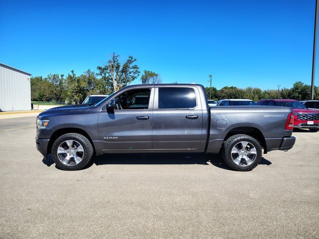 Used 2023 RAM 1500 Laramie AWD/4WD image 3