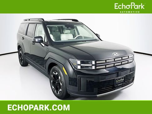 Used 2025 Hyundai Santa Fe SEL FWD image 1