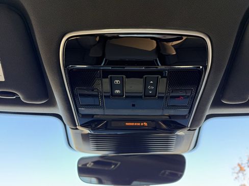 New 2025 Land Rover Range Rover Sport SE image 27