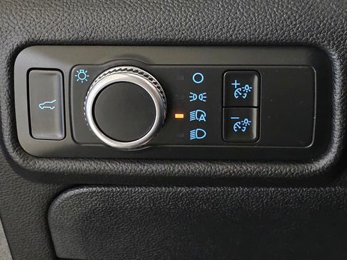 Used 2021 Ford Explorer XLT RWD image 34