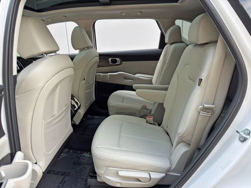Used 2025 Kia Sorento SX AWD/4WD image 42