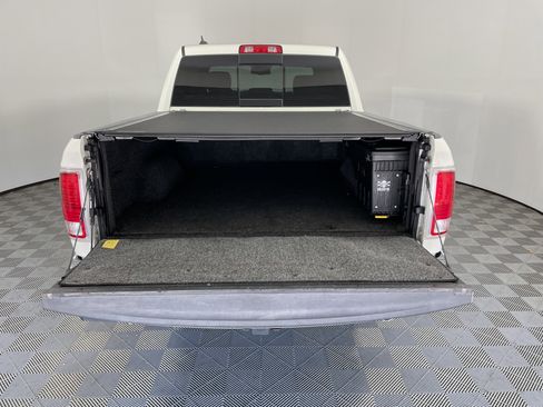 Used 2018 RAM 1500 Laramie w/ Convenience Group AWD/4WD image 19