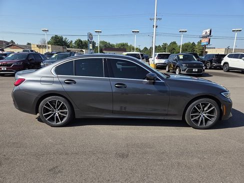 Used 2019 BMW 330i xDrive Sedan w/ Convenience Package AWD/4WD image 2