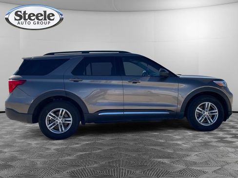 Used 2021 Ford Explorer XLT w/ Equipment Group 202A image 6