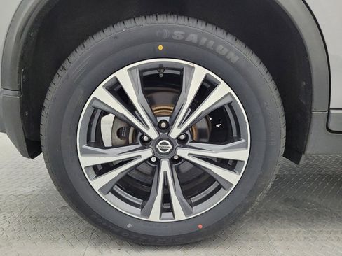 Used 2019 Nissan Rogue SV w/ Premium Package AWD/4WD image 31