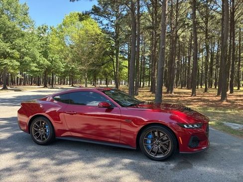 Used 2024 Ford Mustang GT Premium image 2