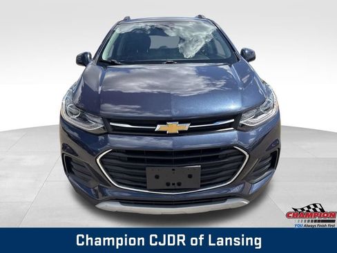 Used 2019 Chevrolet Trax LT w/ LT Convenience Package FWD image 11