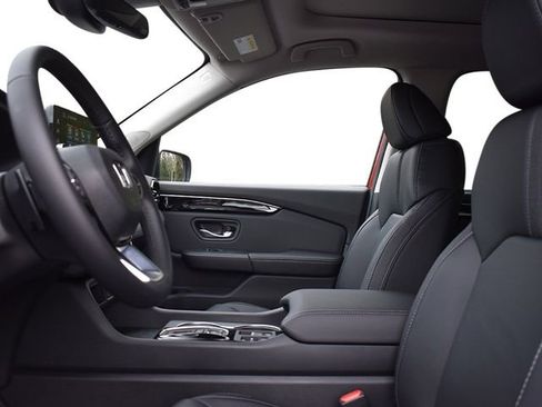 New 2025 Honda Pilot Touring image 10