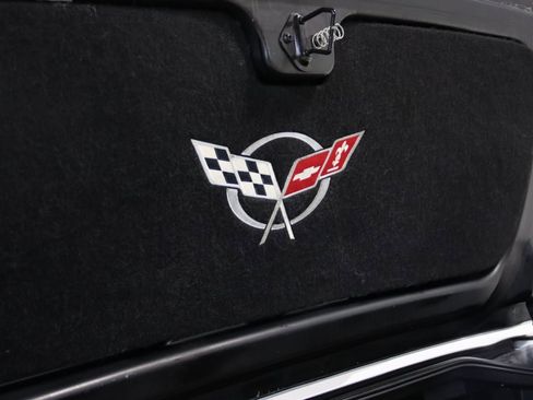 Used 2004 Chevrolet Corvette w/ Preferred Equipment Group image 17