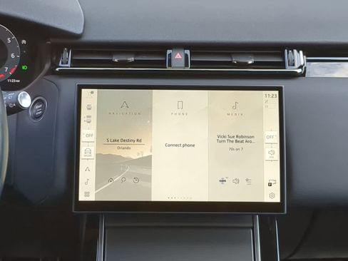 Certified 2025 Land Rover Range Rover Velar Dynamic SE image 30