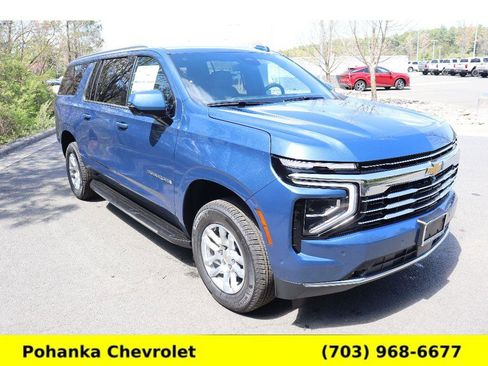 New 2026 Chevrolet Suburban LT w/ Comfort Package AWD/4WD image 1