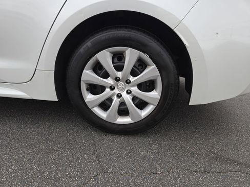 Certified 2022 Toyota Corolla LE image 34