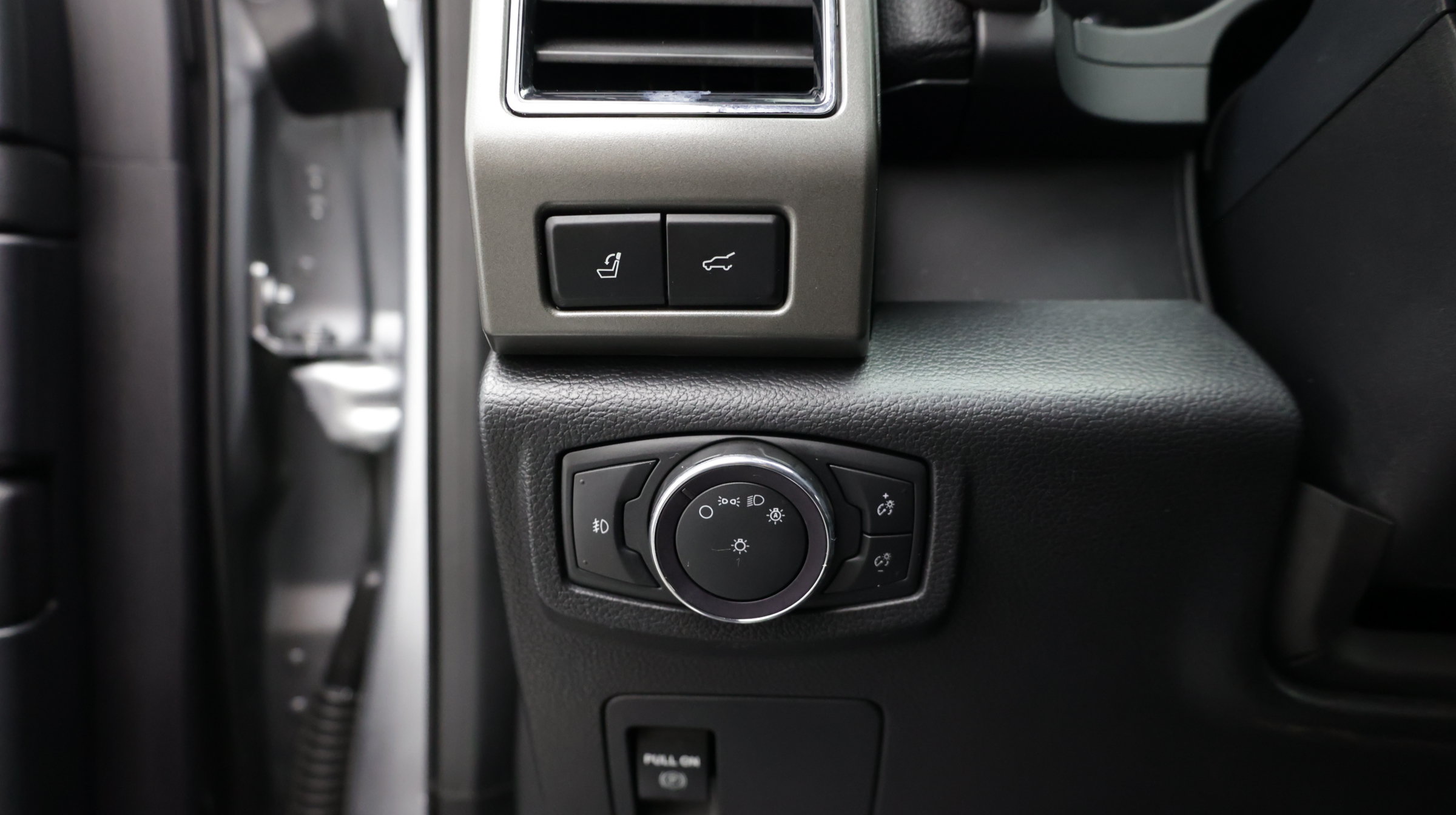 Used 2021 Ford Expedition XLT AWD/4WD image 18