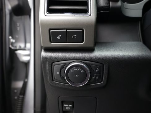 Used 2021 Ford Expedition XLT AWD/4WD image 18