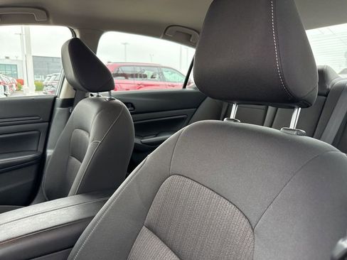 Used 2024 Nissan Altima 2.5 SV image 10