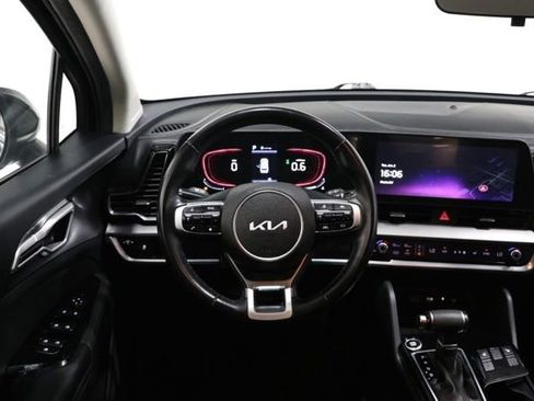 Used 2024 Kia Sportage EX AWD/4WD image 14