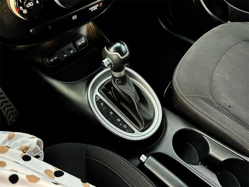 Used 2015 Kia Soul image 18
